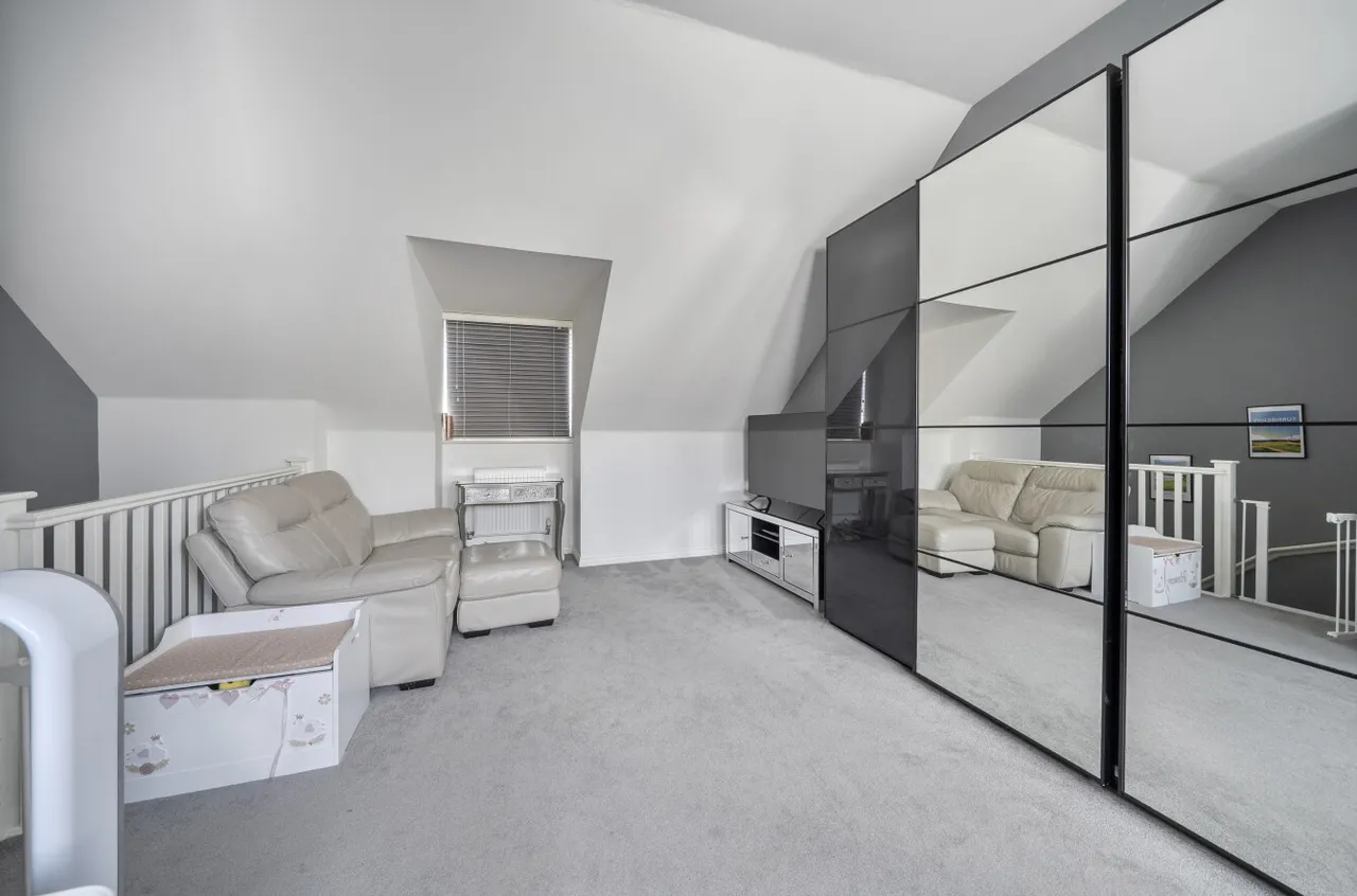 Montague Mews, Farnham, Surrey, GU9 7GF, photo 15