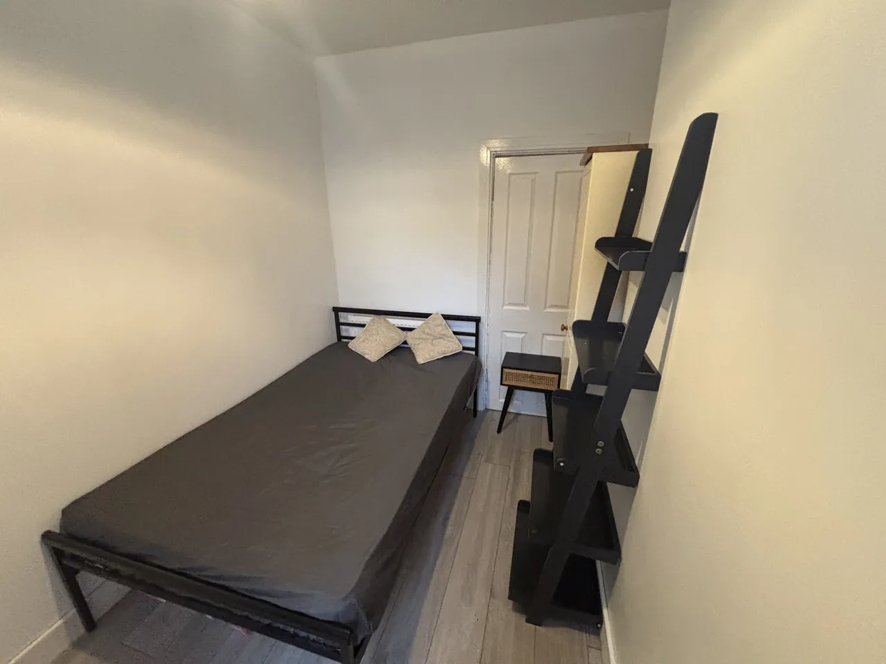 Holme Lane, S6, photo 4