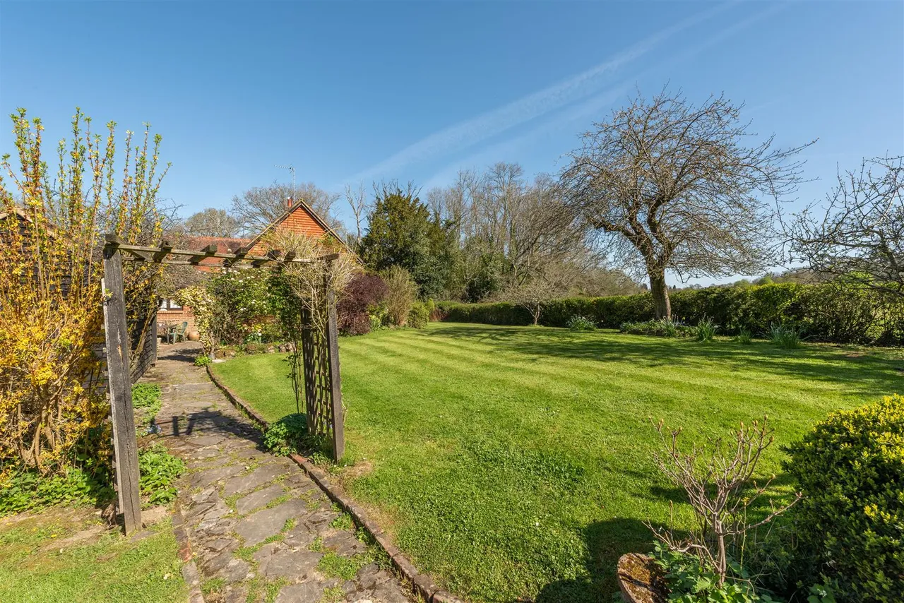 The Green, Ockley, RH5, photo 10