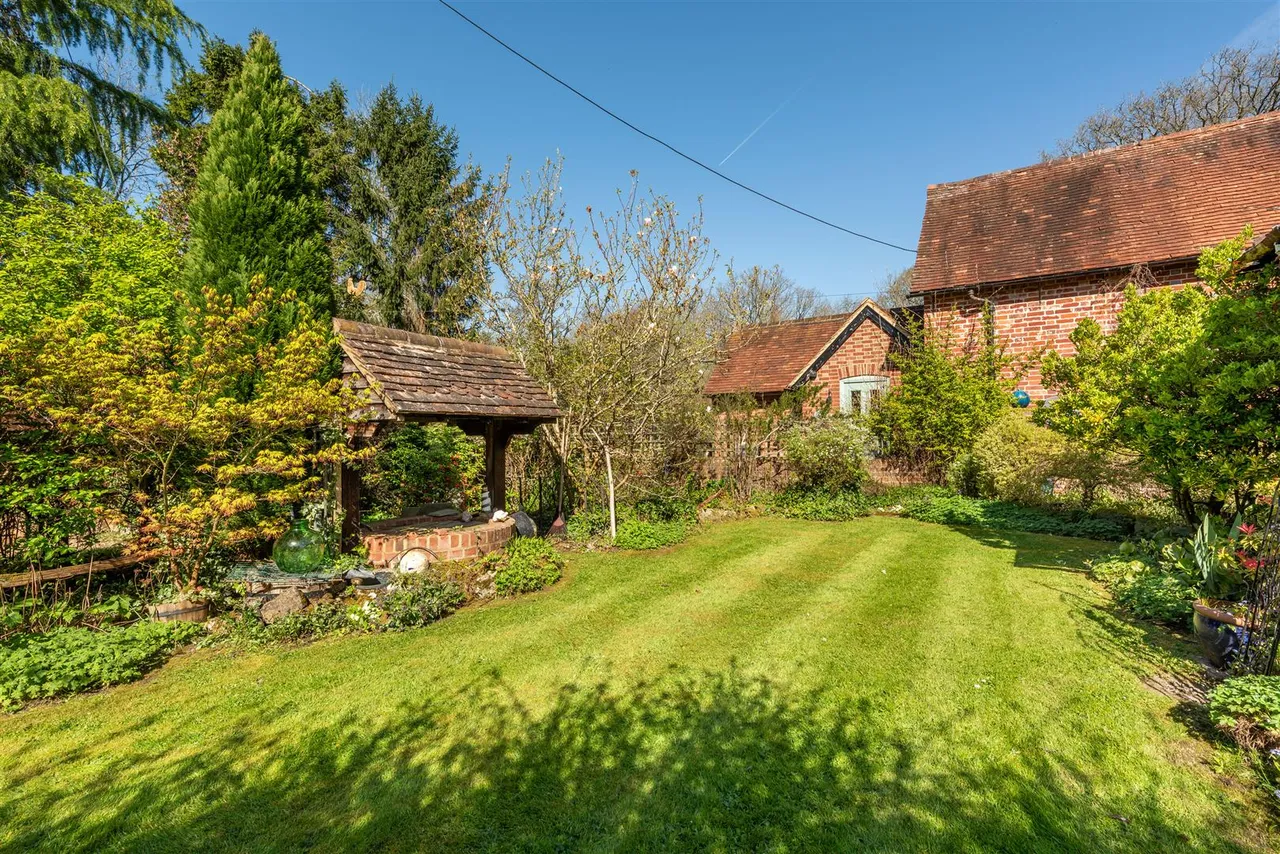 The Green, Ockley, RH5, photo 9