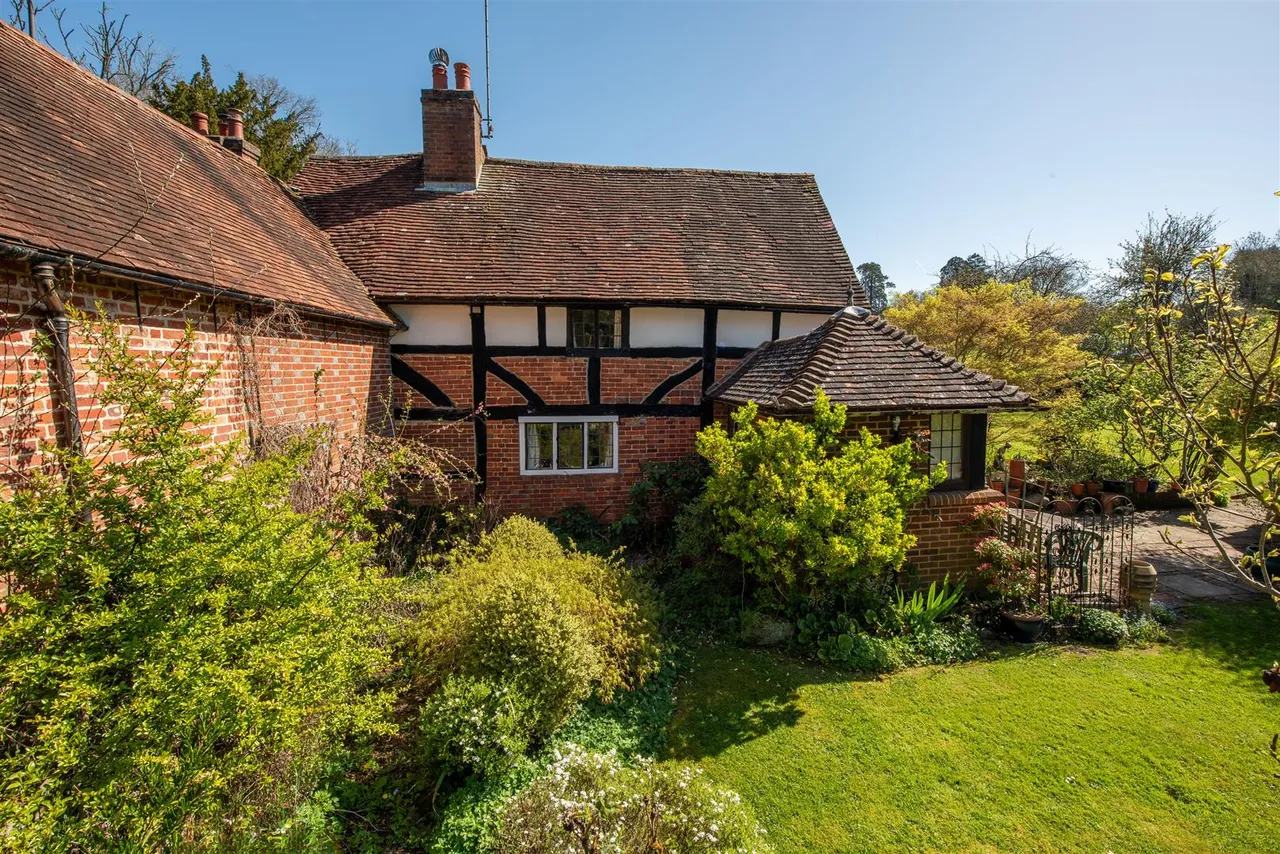 The Green, Ockley, RH5, photo 12