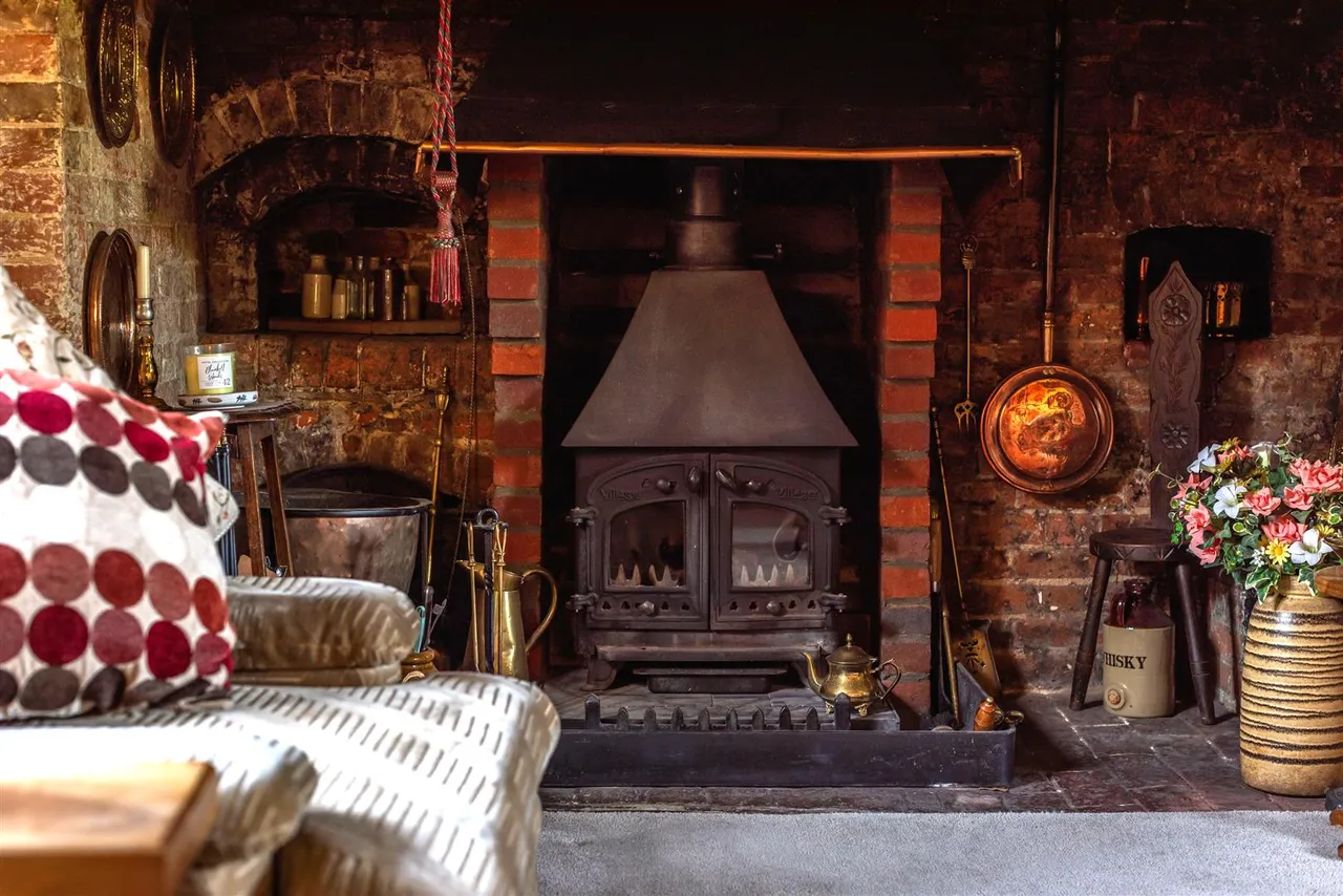 The Green, Ockley, RH5, photo 18