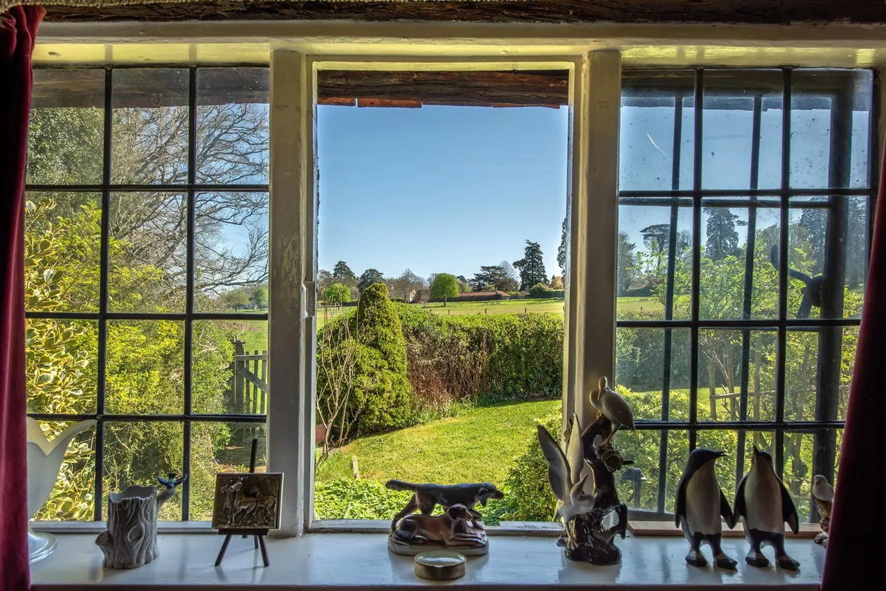 The Green, Ockley, RH5, photo 13