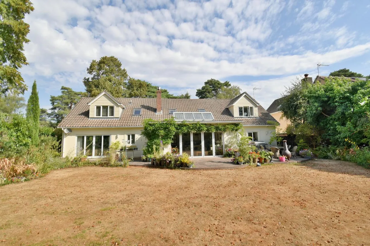 Wight Walk, BH22, photo 3