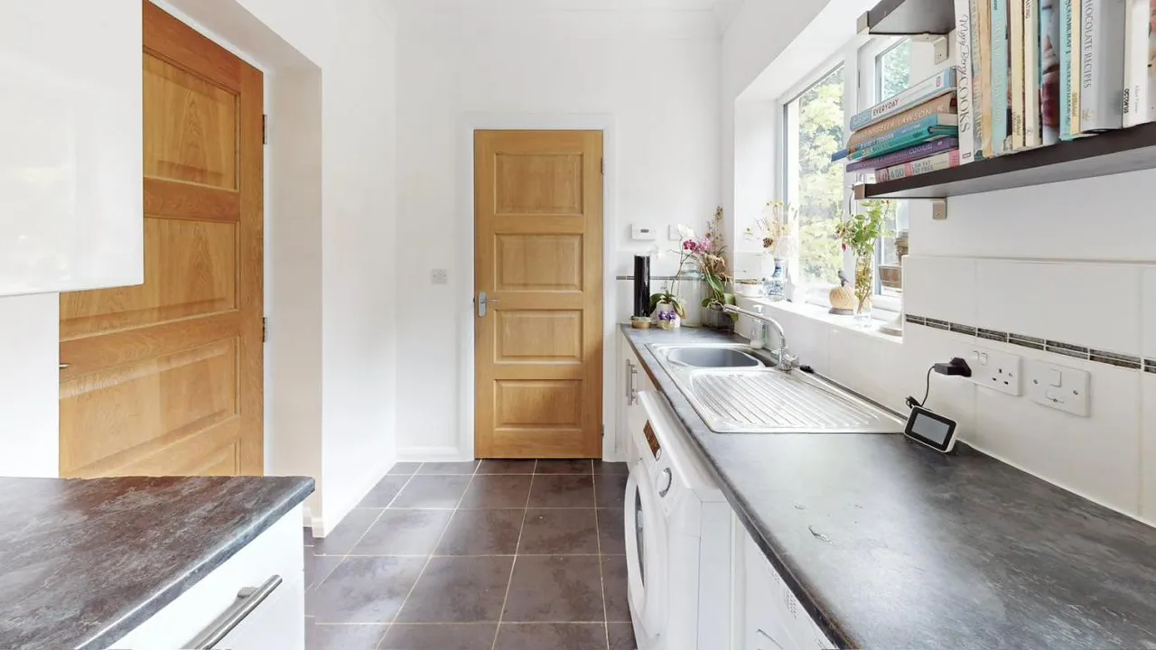 Wight Walk, BH22, photo 8