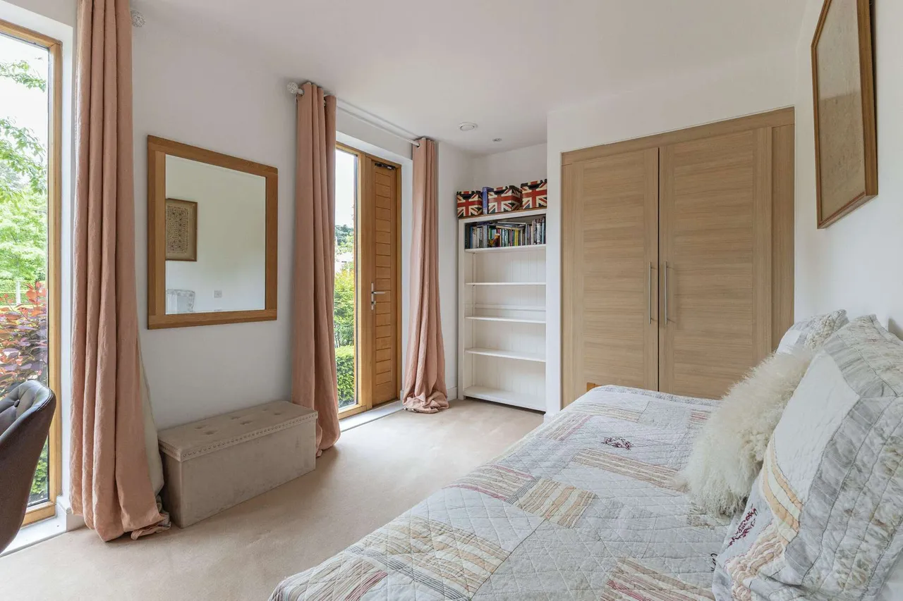 Cliveden Gages, Taplow, Maidenhead, Buckinghamshire, SL6 0GB, photo 10