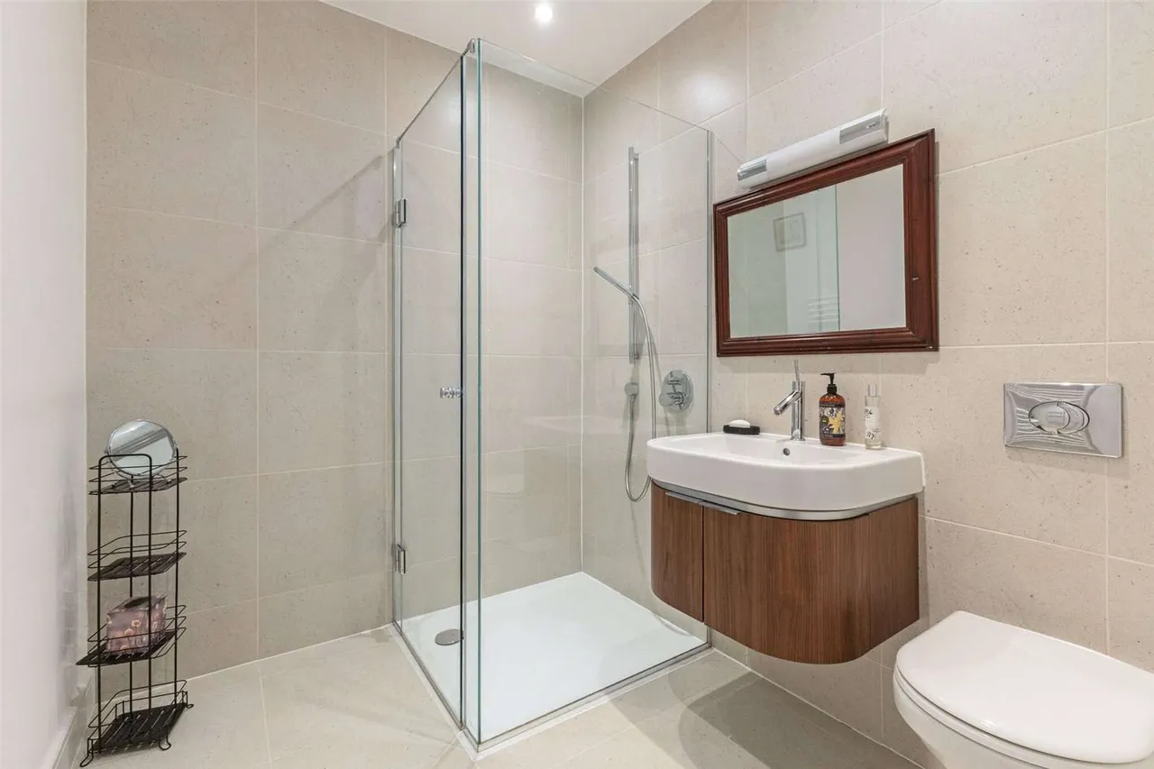 Cliveden Gages, Taplow, Maidenhead, Buckinghamshire, SL6 0GB, photo 11