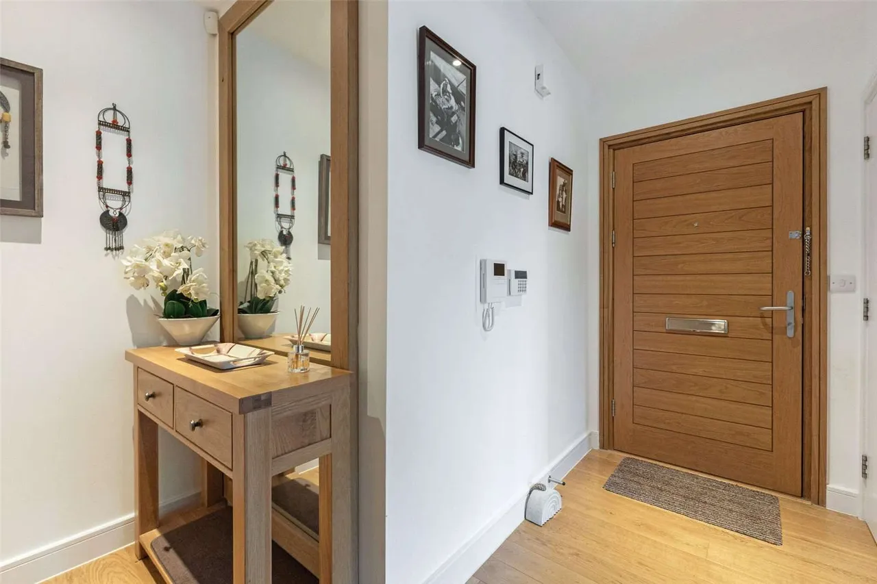 Cliveden Gages, Taplow, Maidenhead, Buckinghamshire, SL6 0GB, photo 7