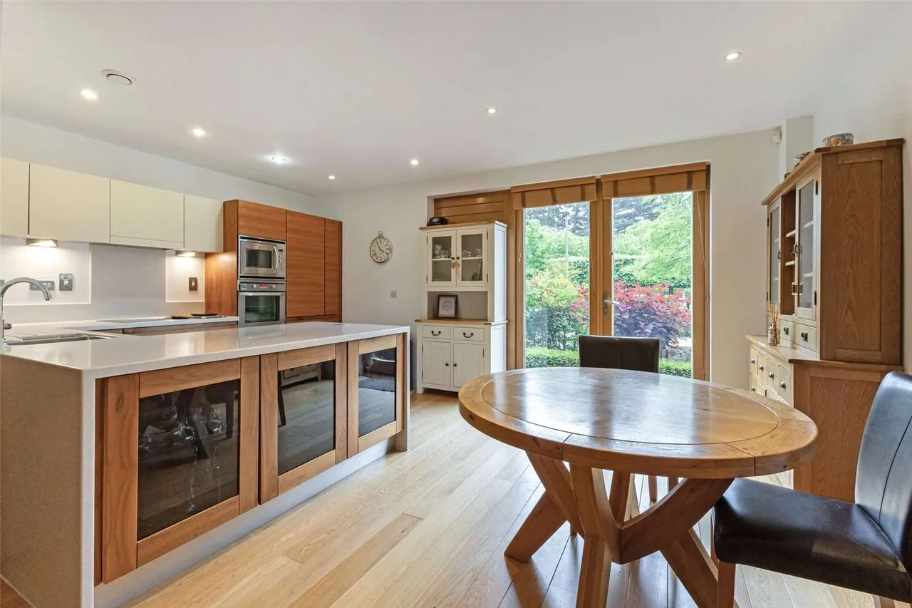Cliveden Gages, Taplow, Maidenhead, Buckinghamshire, SL6 0GB, photo 5