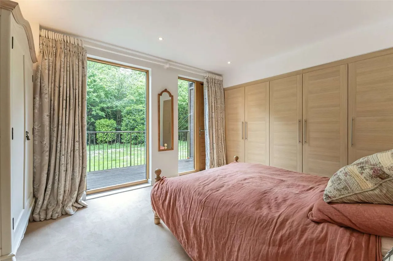 Cliveden Gages, Taplow, Maidenhead, Buckinghamshire, SL6 0GB, photo 8