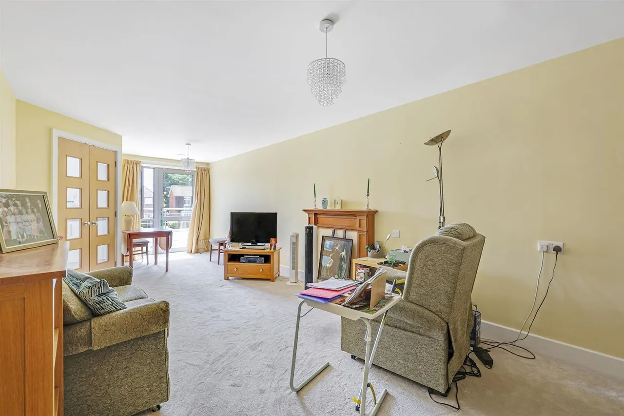 2 bed flat for sale, Fleet Road, Fleet, GU51