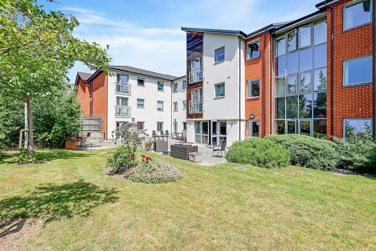 Fleet Road, Fleet, GU51, photo 3