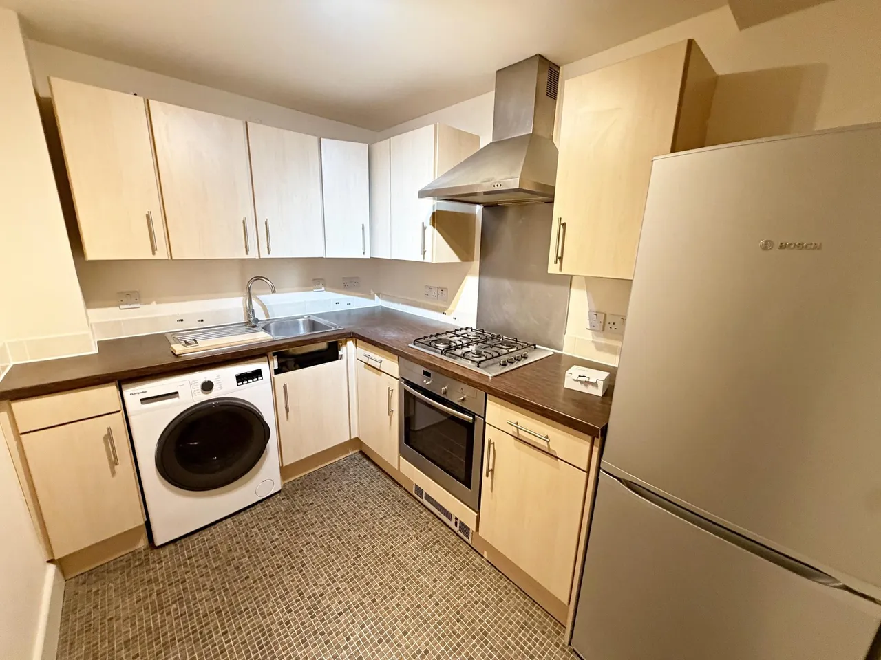Lions Court, Northampton, NN4, photo 2