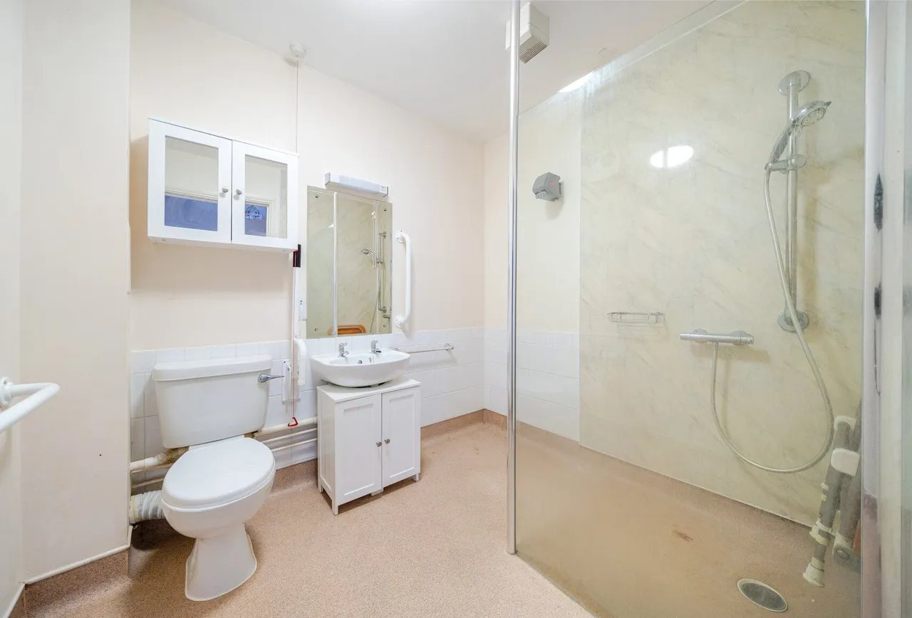 Beddington Gardens, Wallington, SM6 0JF, photo 10