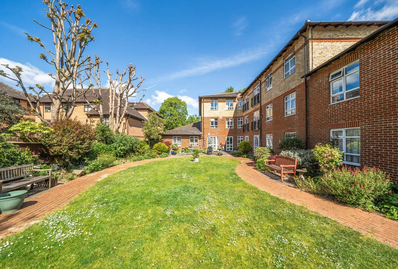 Beddington Gardens, Wallington, SM6 0JF, photo 2