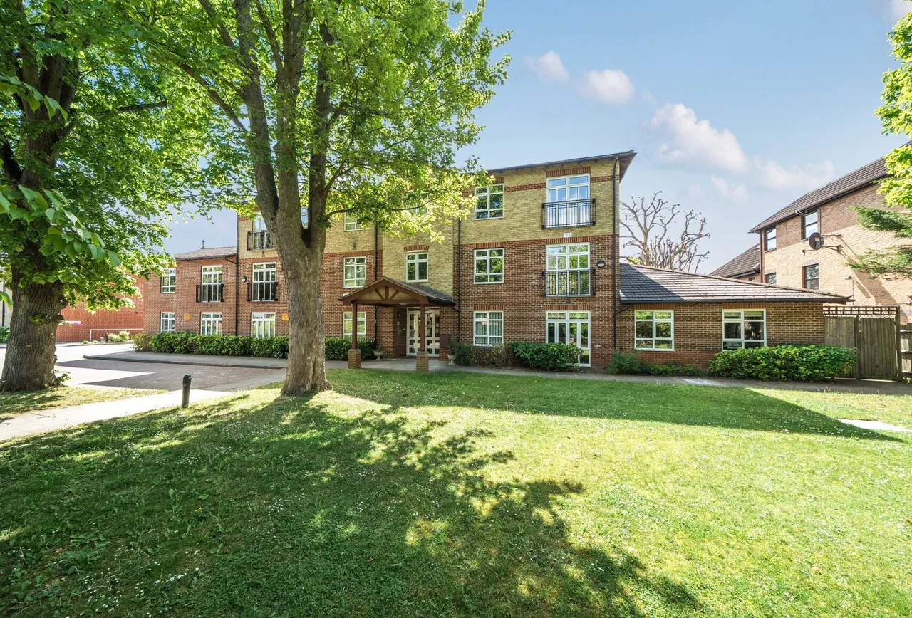 1 bed flat for sale — Beddington Gardens, Wallington, SM6 0JF