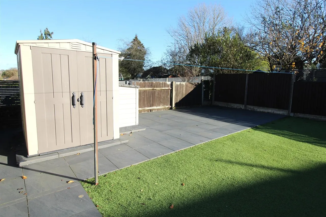 Sherwood Avenue, Potters Bar EN6 2LE, photo 23