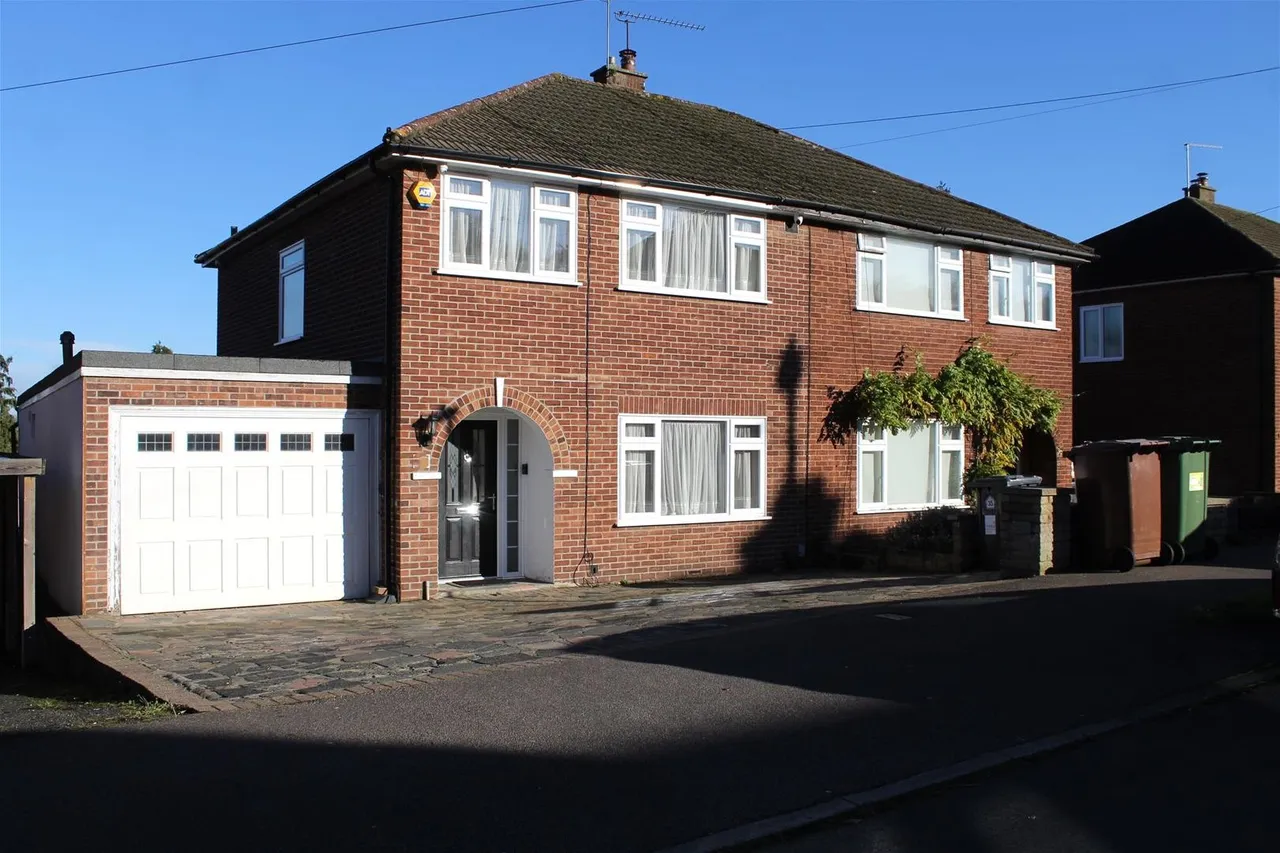 3 bed house for sale — Sherwood Avenue, Potters Bar EN6 2LE