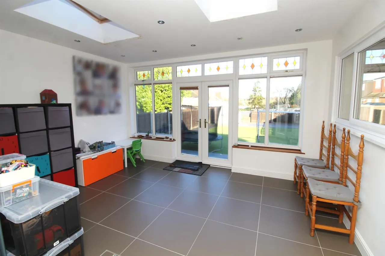 Sherwood Avenue, Potters Bar EN6 2LE, photo 5