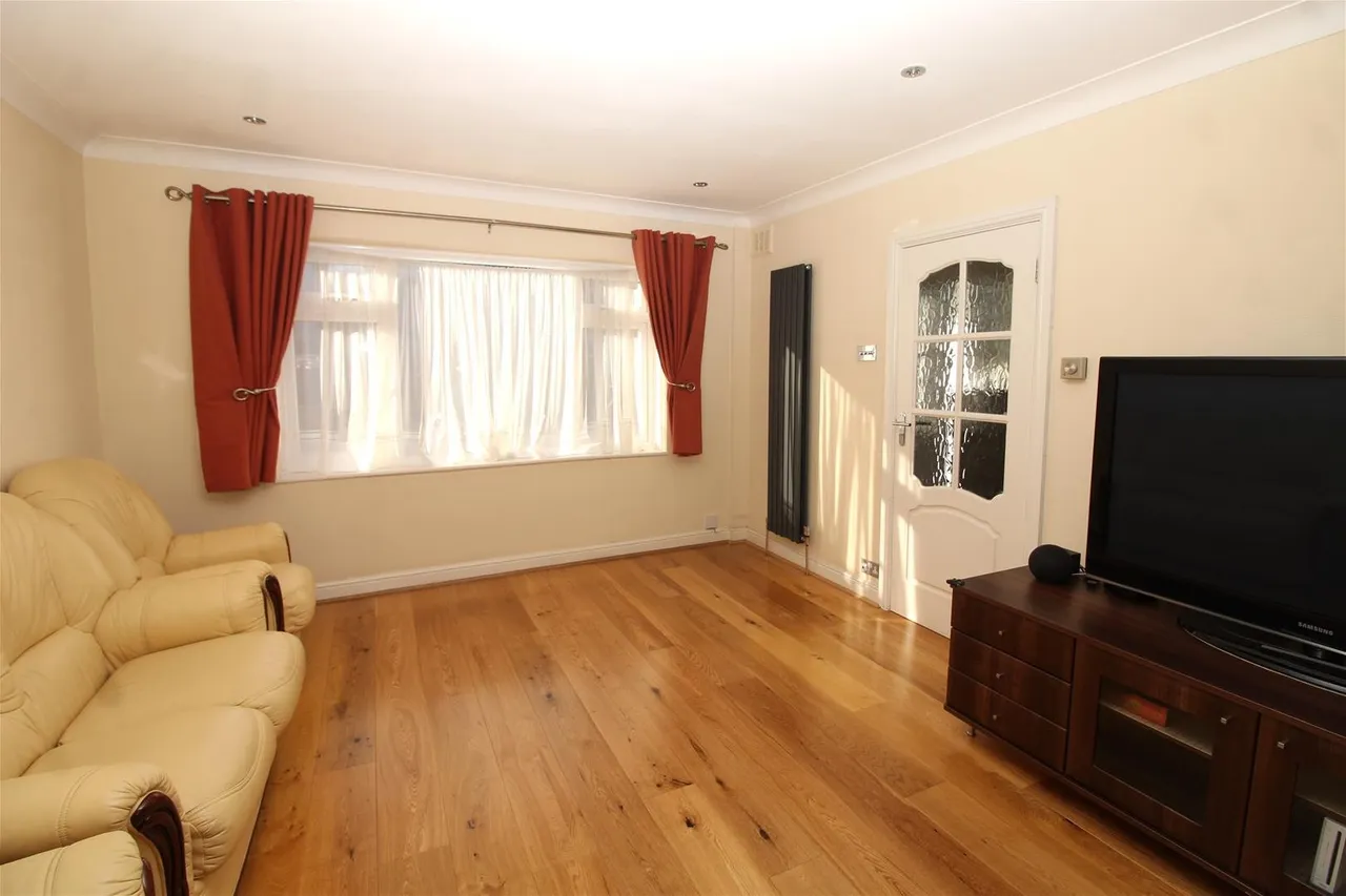 Sherwood Avenue, Potters Bar EN6 2LE, photo 3