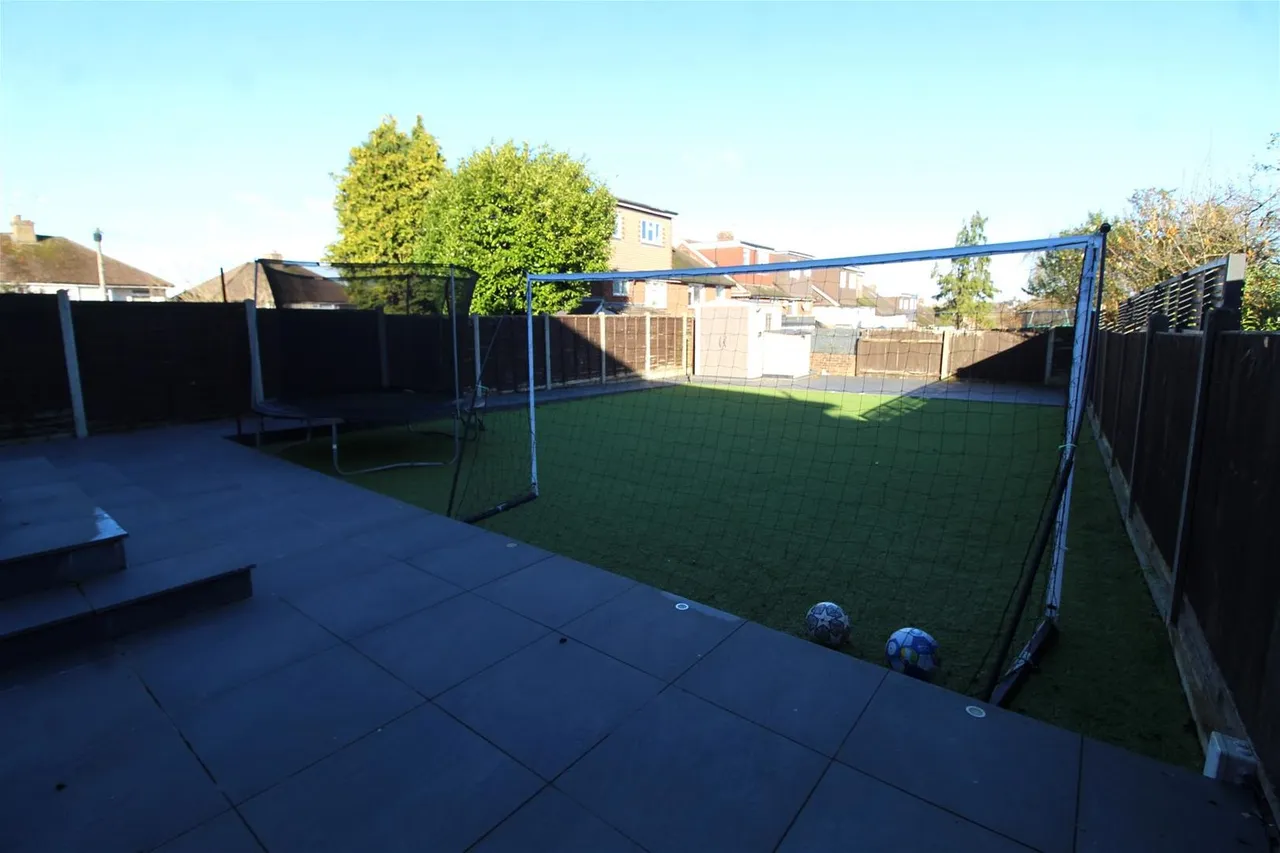 Sherwood Avenue, Potters Bar EN6 2LE, photo 6