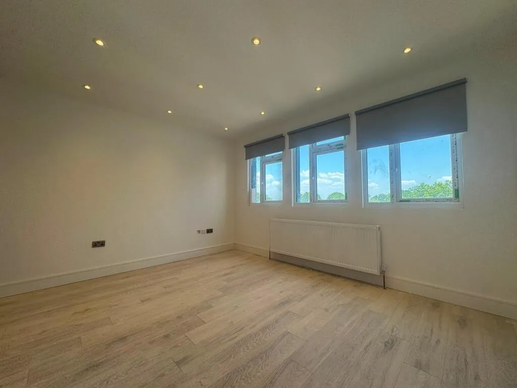 1 bed flat to rent — High Street, Swanley BR8