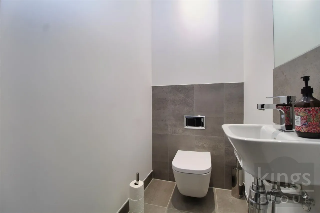 Markwick Avenue, Cheshunt, photo 7