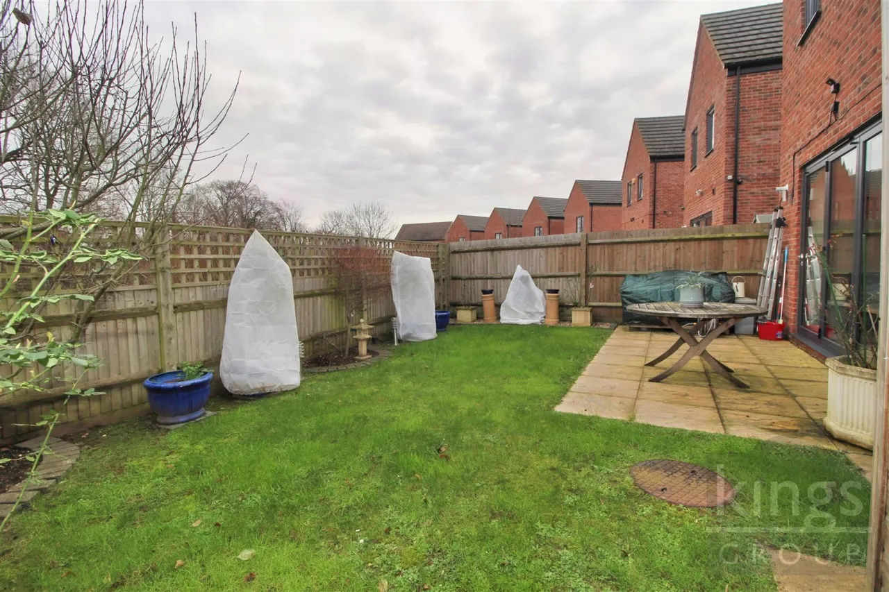 Markwick Avenue, Cheshunt, photo 14
