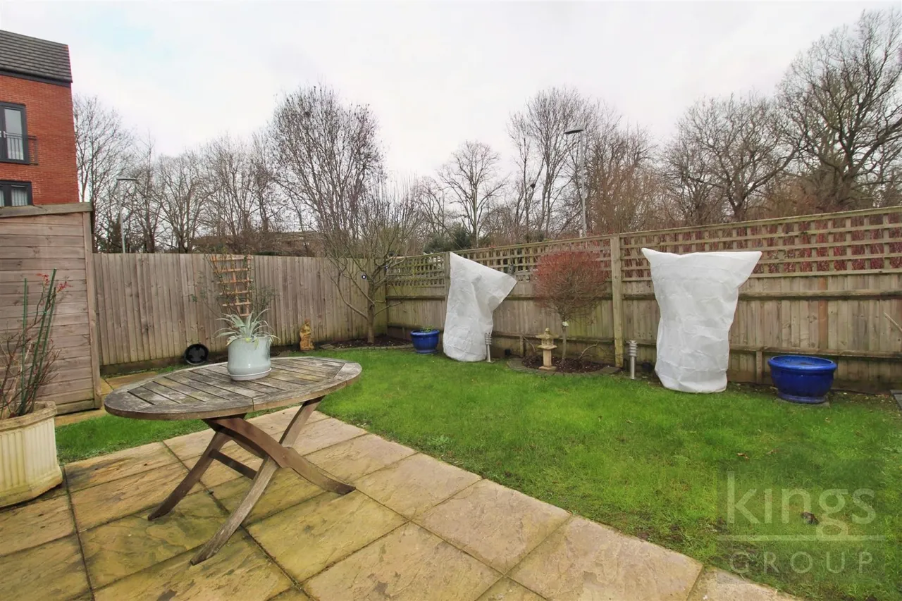Markwick Avenue, Cheshunt, photo 15