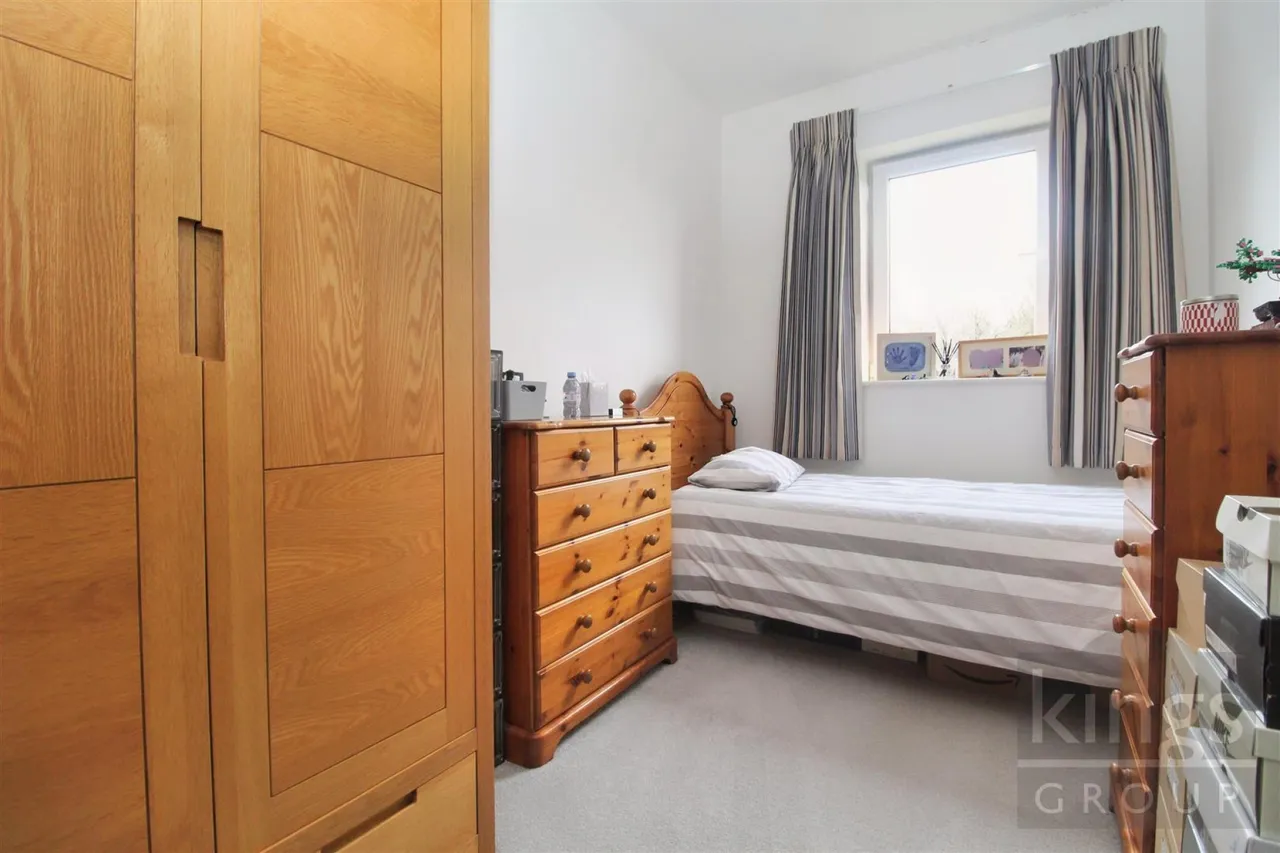 Markwick Avenue, Cheshunt, photo 11