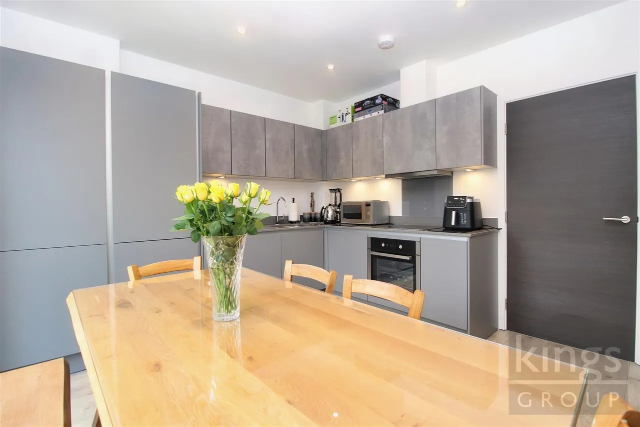 Markwick Avenue, Cheshunt, photo 5