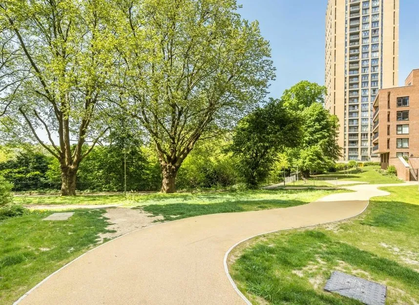 Shearwater Drive, West Hendon, NW9, photo 8