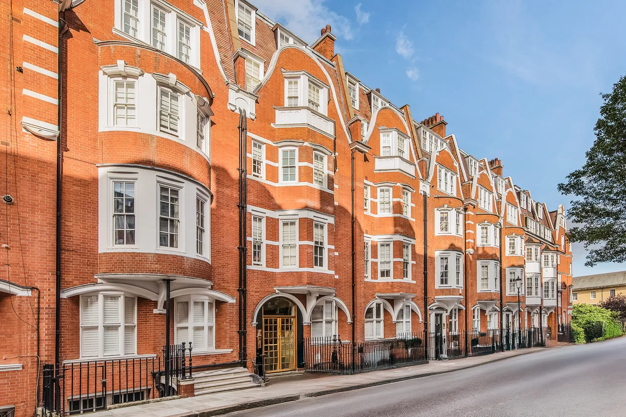 Sloane Square, London, SW3, photo 14