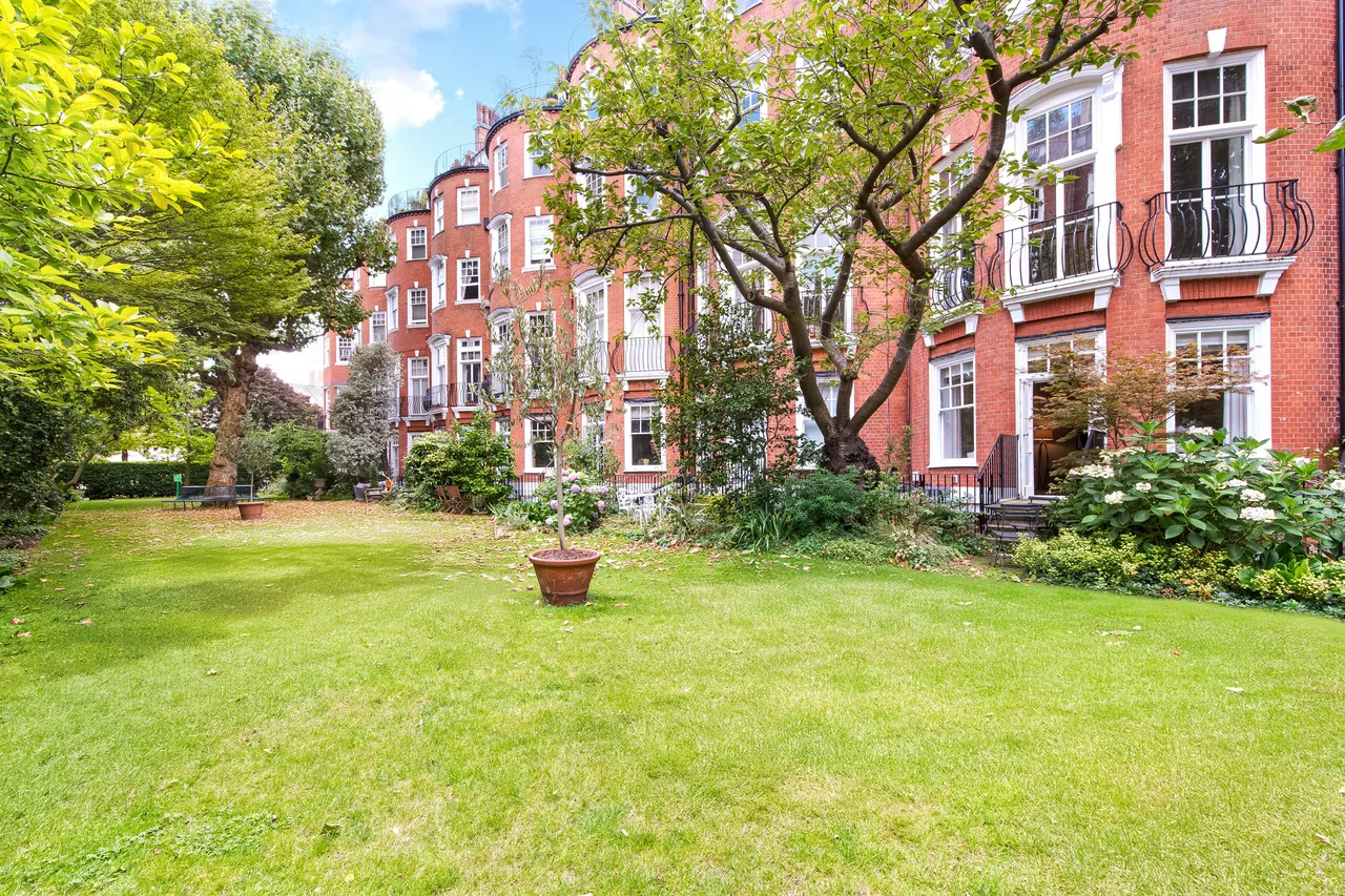 Sloane Square, London, SW3, photo 12