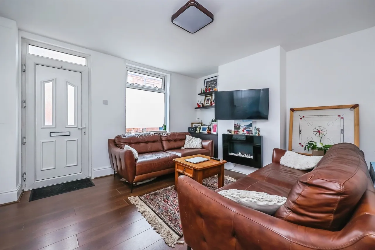 Carlingford Road, Hucknall, NG15, photo 16