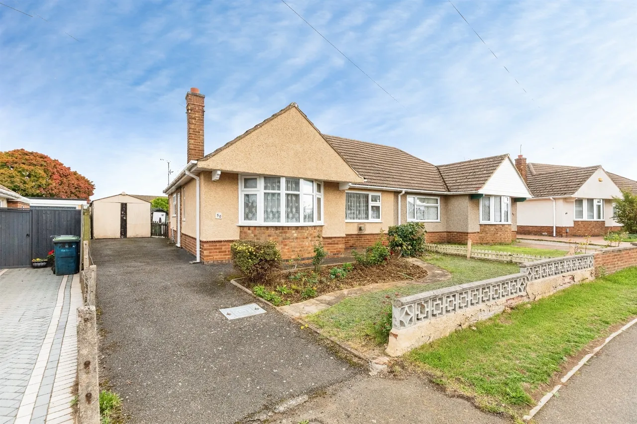 2 bed house for sale, Ridgeway, Wellingborough, NN8