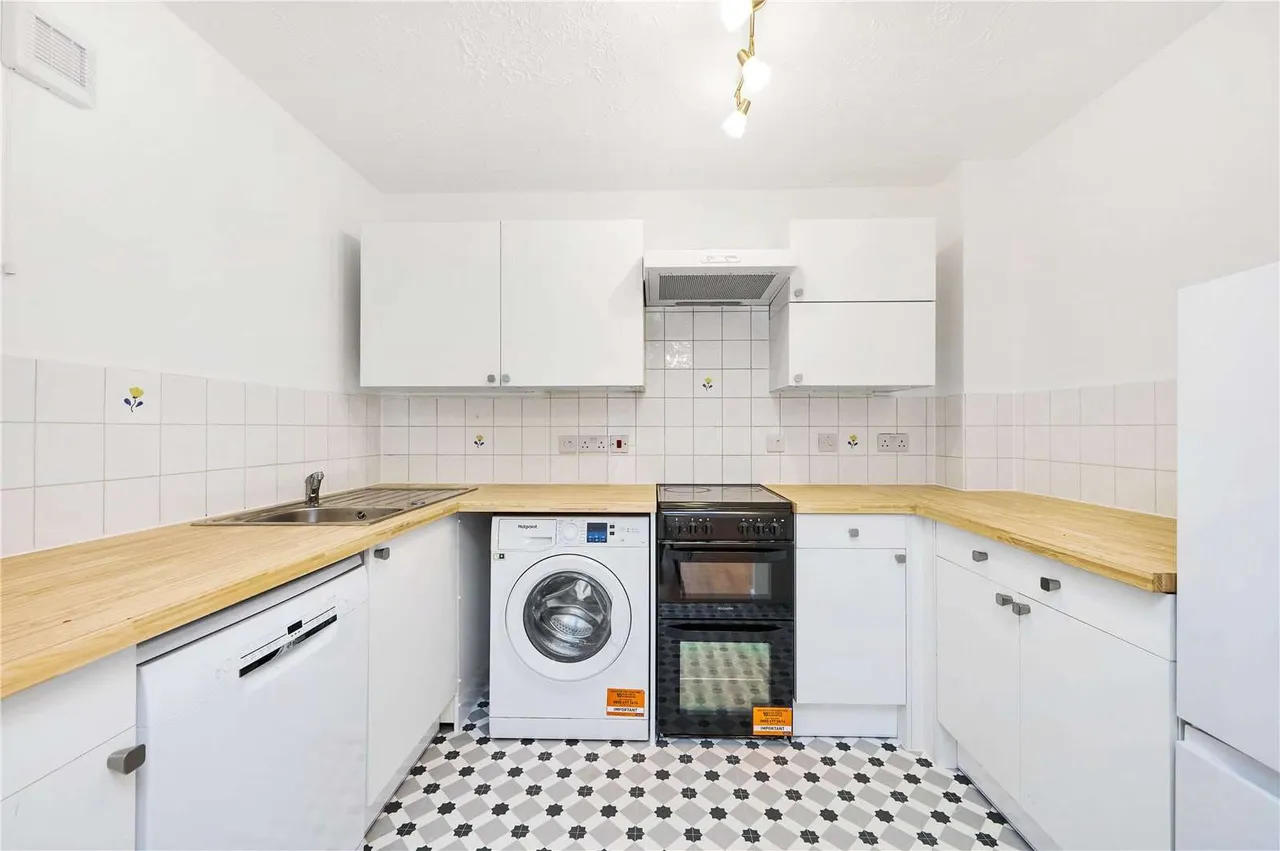 Burghley Hall Close, Wimbledon, SW19, photo 15