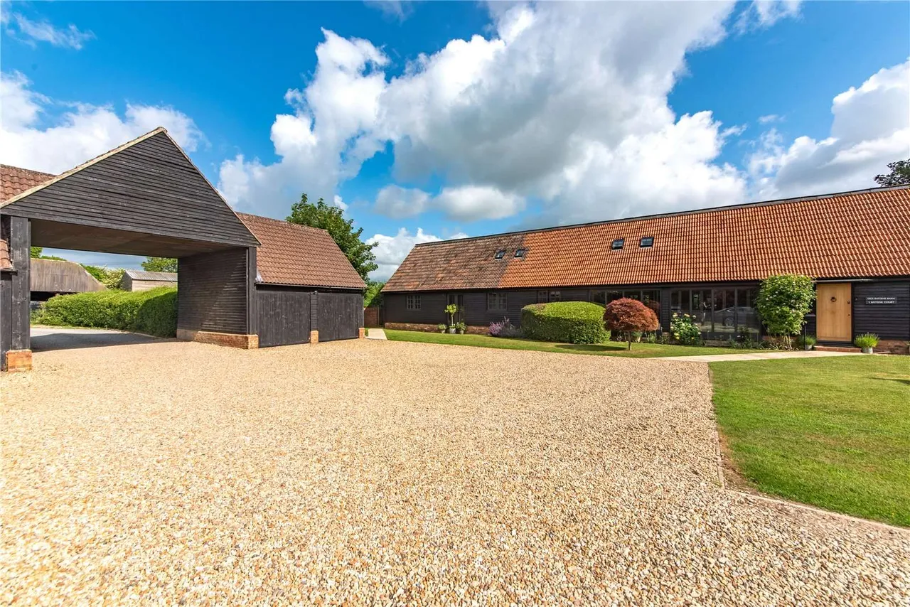 Old Battens Barn, Ermin Street, Lambourn Woodlands, Hungerford, RG17 7BW, photo 4