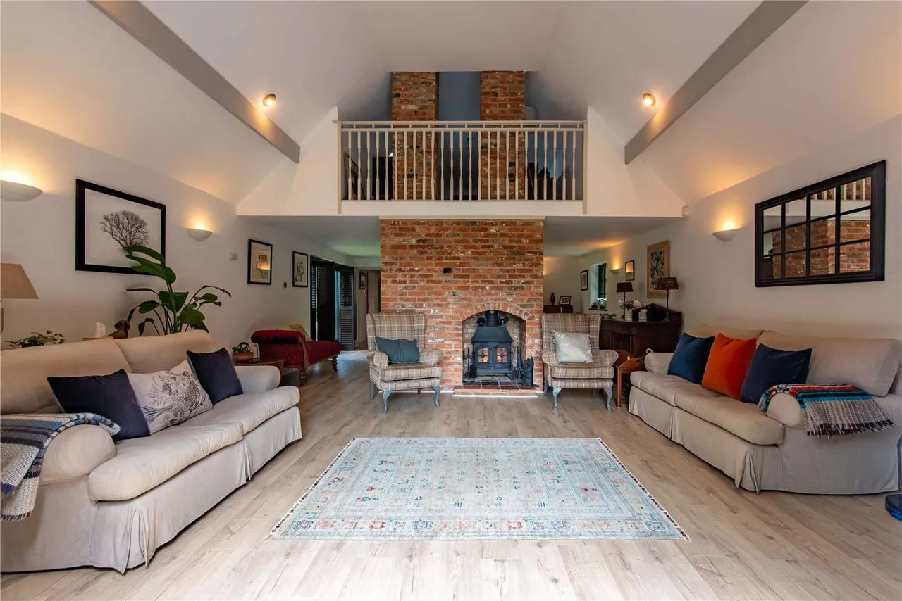 Old Battens Barn, Ermin Street, Lambourn Woodlands, Hungerford, RG17 7BW, photo 7