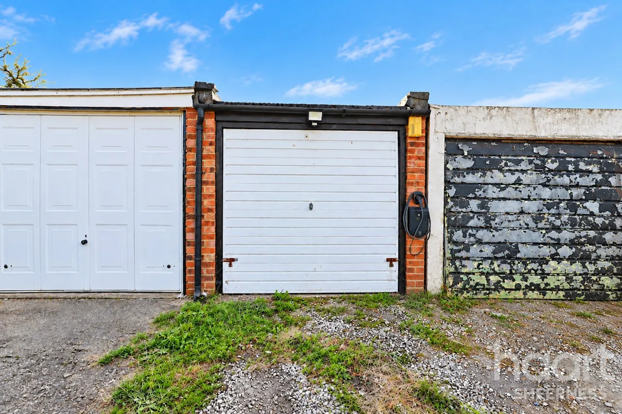 Queenborough Road, Halfway, ME12, photo 13