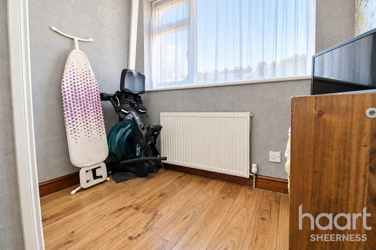 Queenborough Road, Halfway, ME12, photo 7