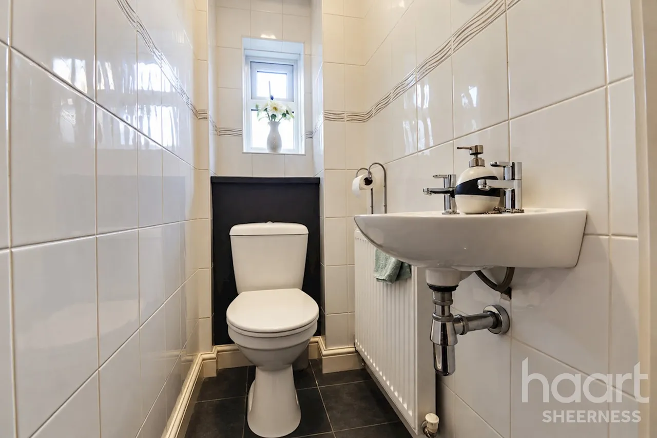 Queenborough Road, Halfway, ME12, photo 12