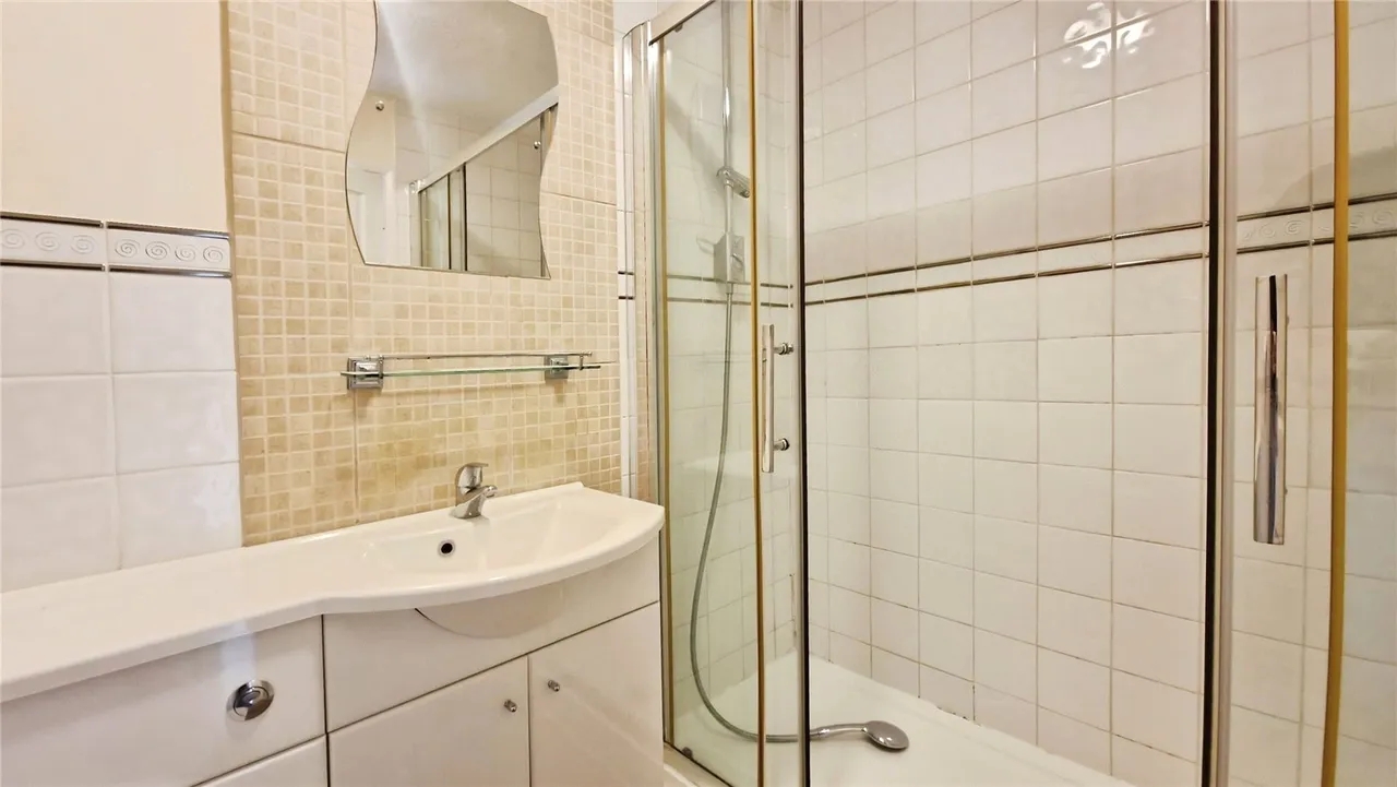 Angel Place, Binfield, Bracknell, Berkshire, RG42 4DZ, photo 6