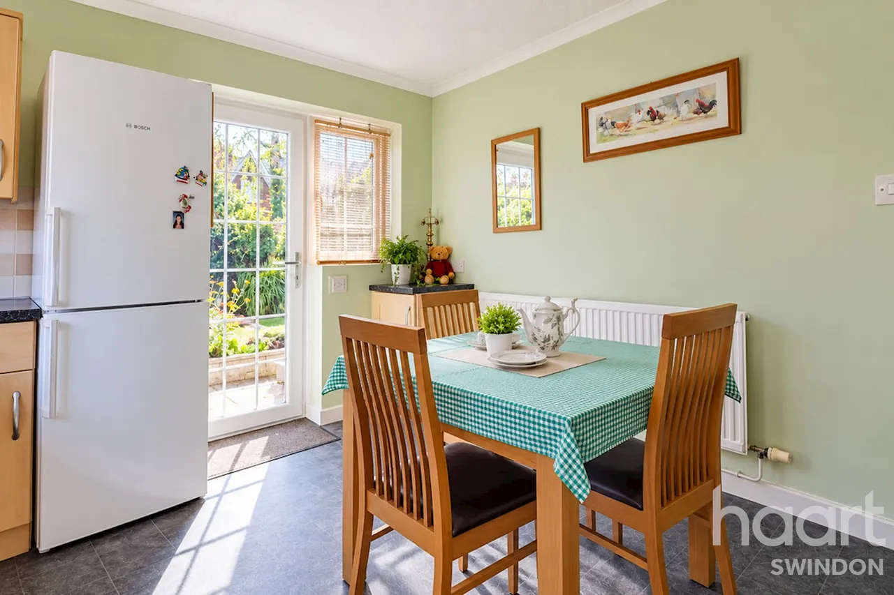 Baird Close, Swindon, SN5, photo 18