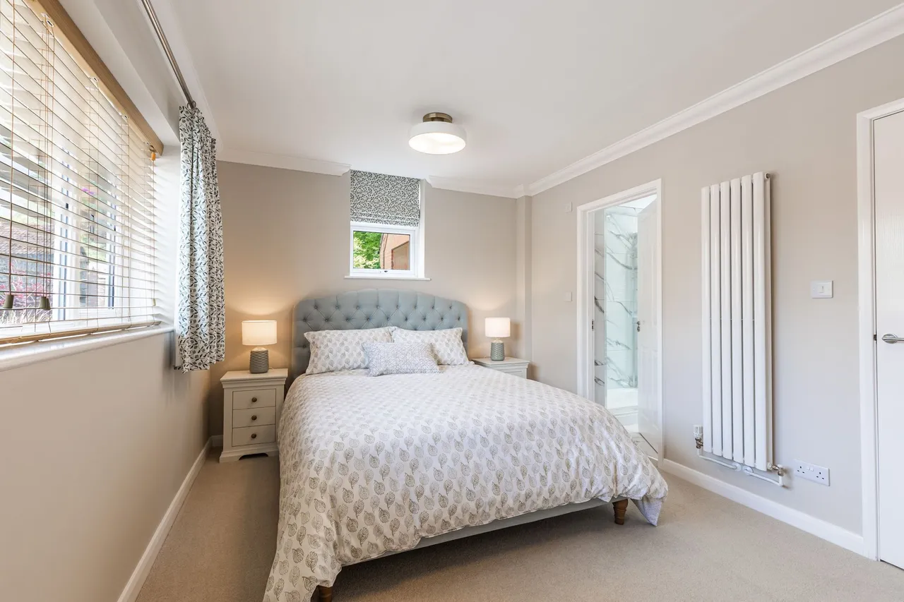 Four Bedroom Beautifully Renovated Hi, photo 12