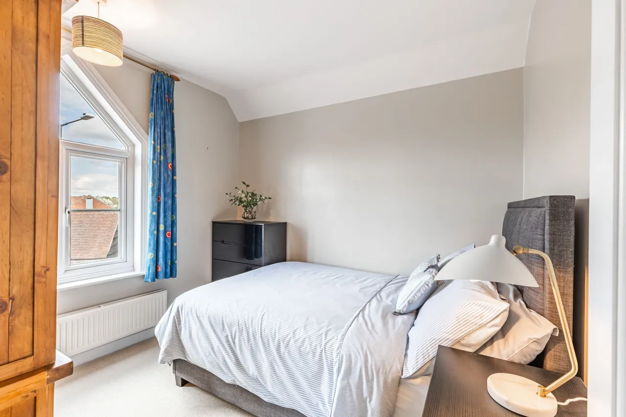 Four Bedroom Beautifully Renovated Hi, photo 11