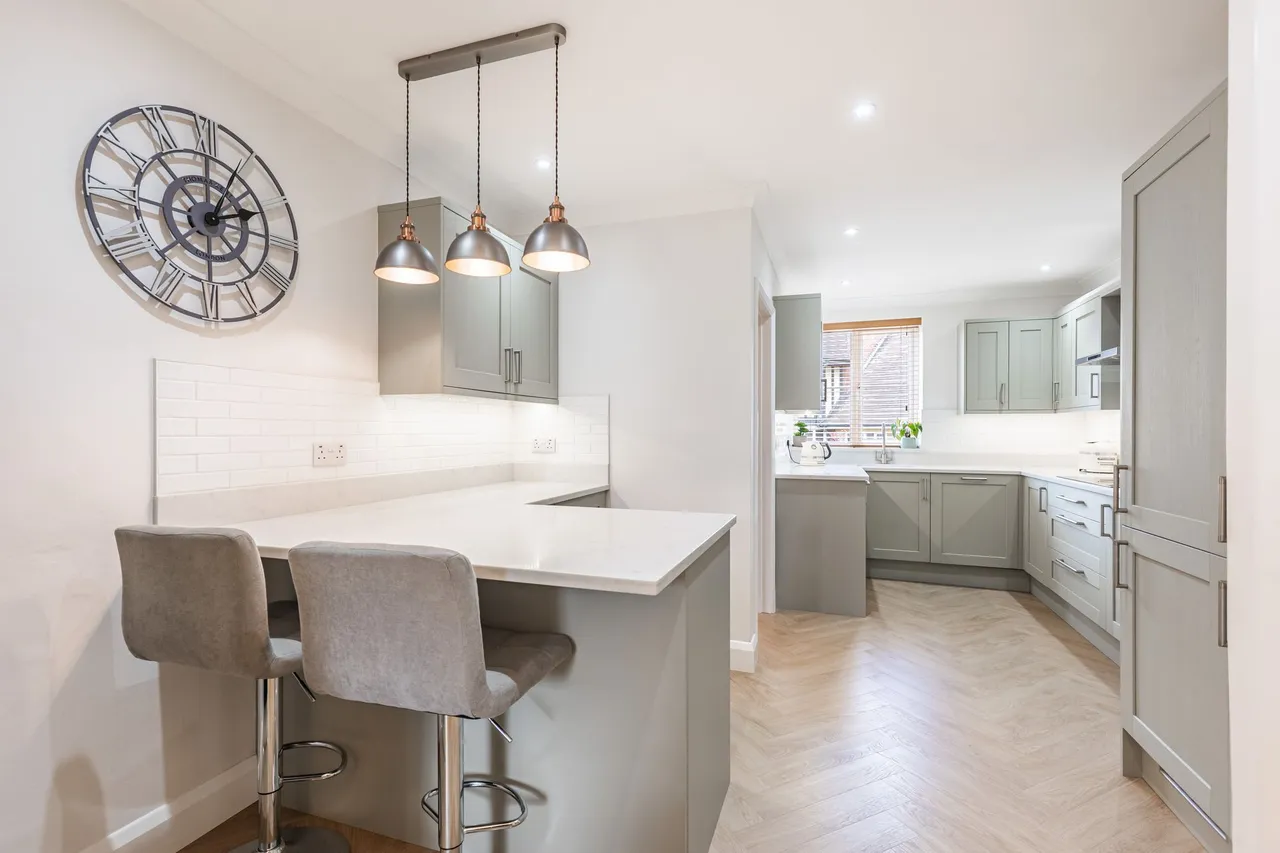 Four Bedroom Beautifully Renovated Hi, photo 5