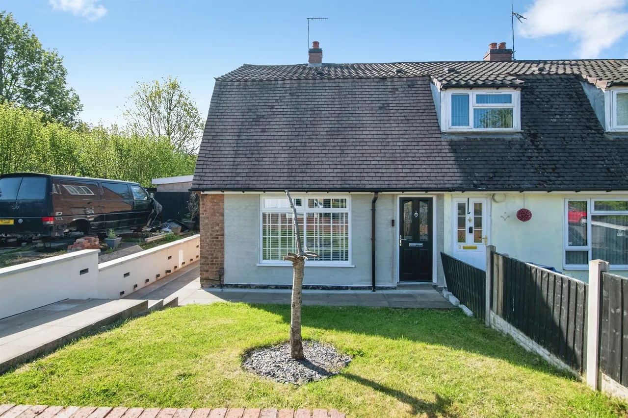 2 bed house for sale — Banklands Road, Dixons Green, Dudley