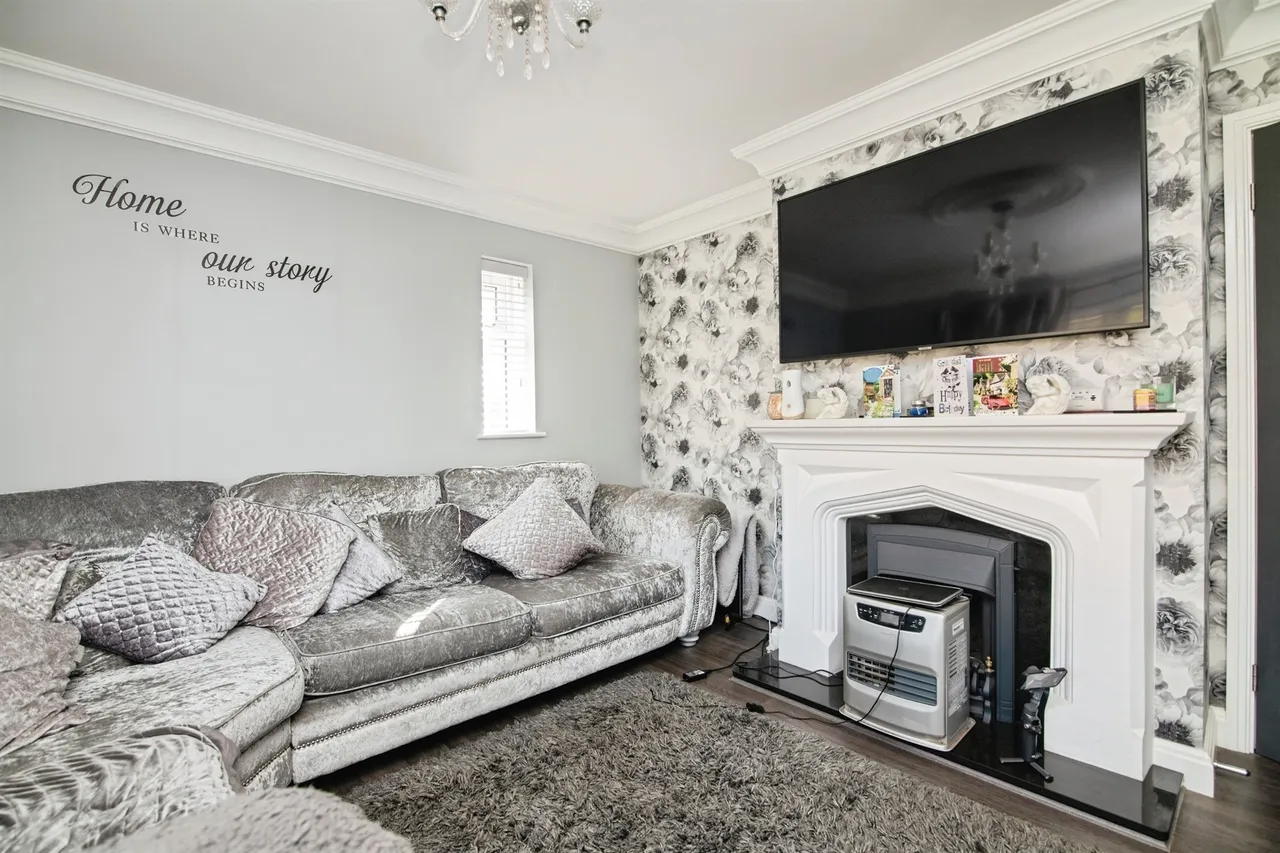 Banklands Road, Dixons Green, Dudley, photo 2