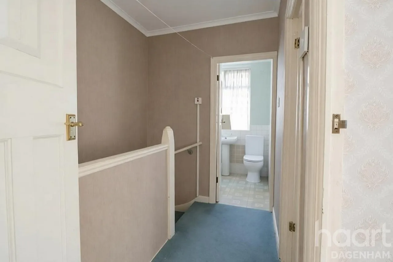 Western Avenue, Dagenham, RM10, photo 12